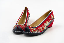 Load image into Gallery viewer, Korean Traditional Embroidery Flower Shoes (Spring)
