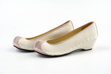 Load image into Gallery viewer, Korean Traditional Leather Flower Shoes (Ivory)
