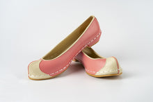 Load image into Gallery viewer, Korean Traditional Leather Flower Shoes (Pink)
