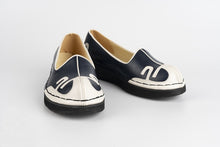 Load image into Gallery viewer, Korean Traditional Shoes (Navy)
