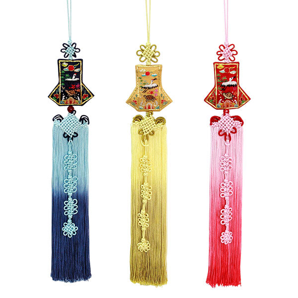 Angled pocket Norigae traditional Korean accessory