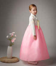Load image into Gallery viewer, Korean Dress  Kids Hanbok Saekdong Pink
